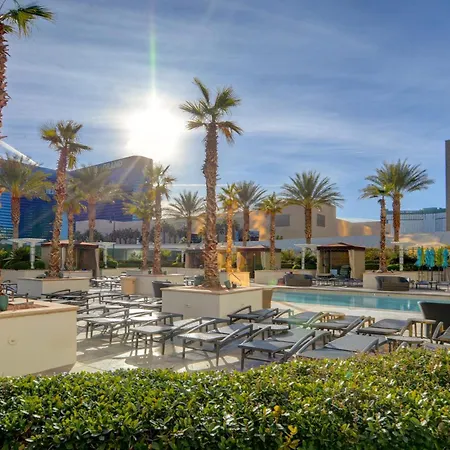 Mgm Signature-28-820 1Br 2Ba F1 Pits View Balcony